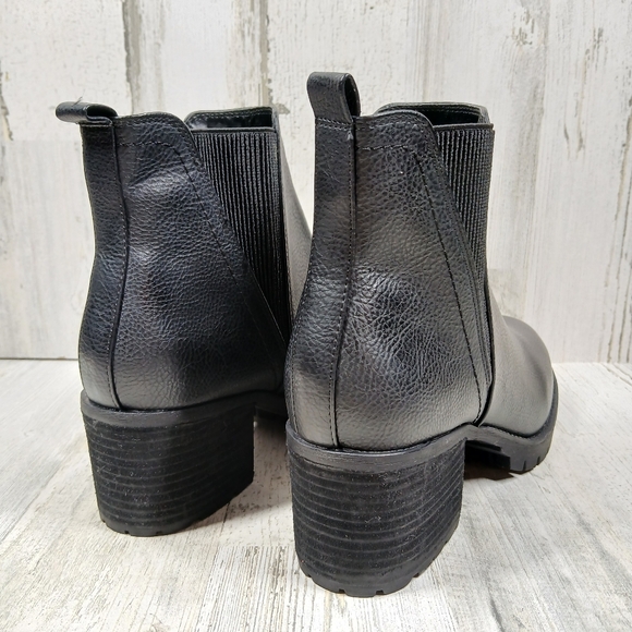 NEW MIA Jody Ribbed Round Toe Block Heel Chelsea Ankle Boots #542 - Picture 7 of 11